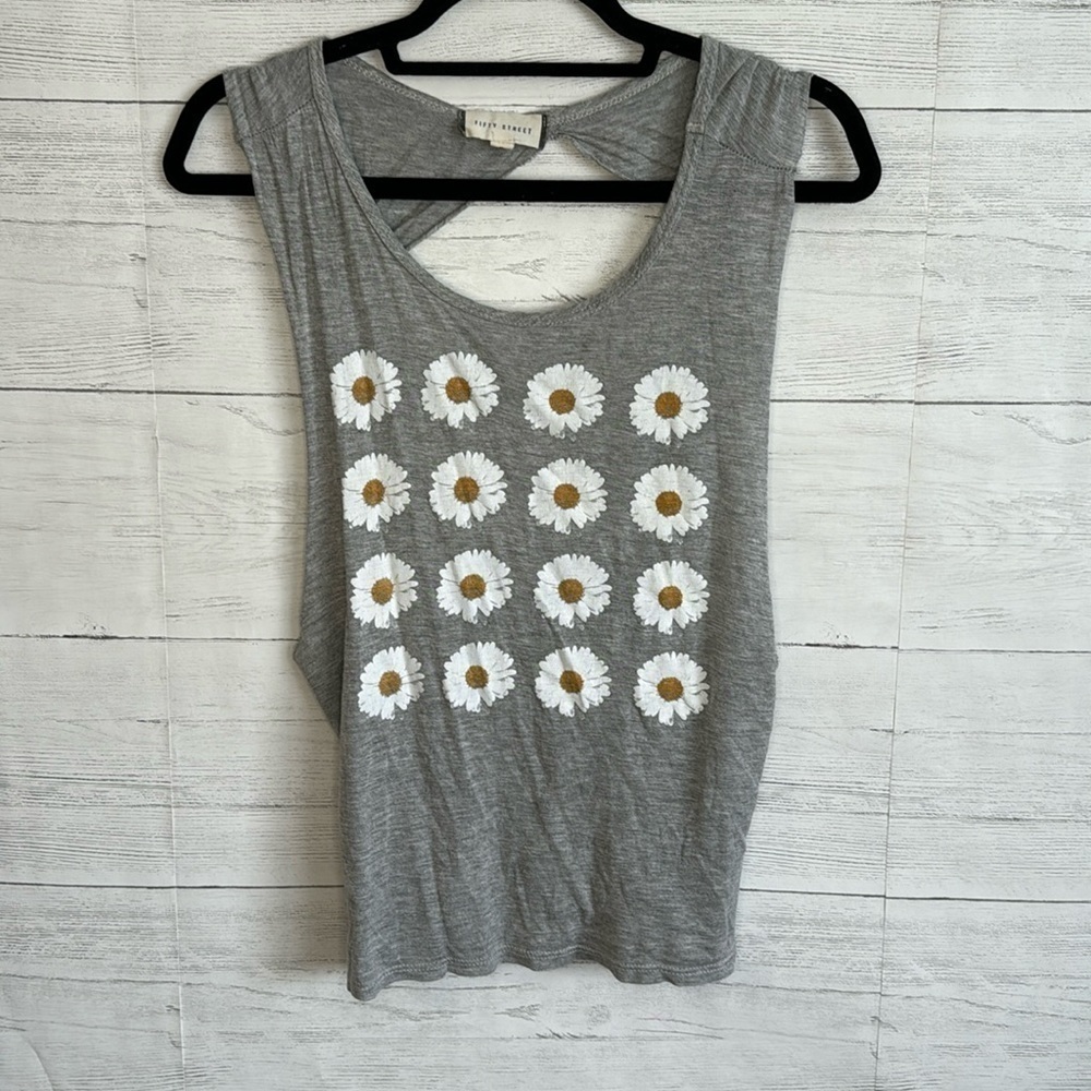 Fifty Street Twist Open Back Floral Tank | SIZE S